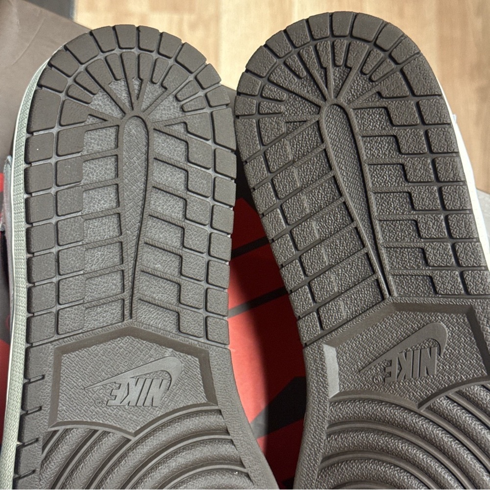 Air Jordan 1 Low OG - Travis Scott - Black/Dark Mocha/White - Picture 5 of 5